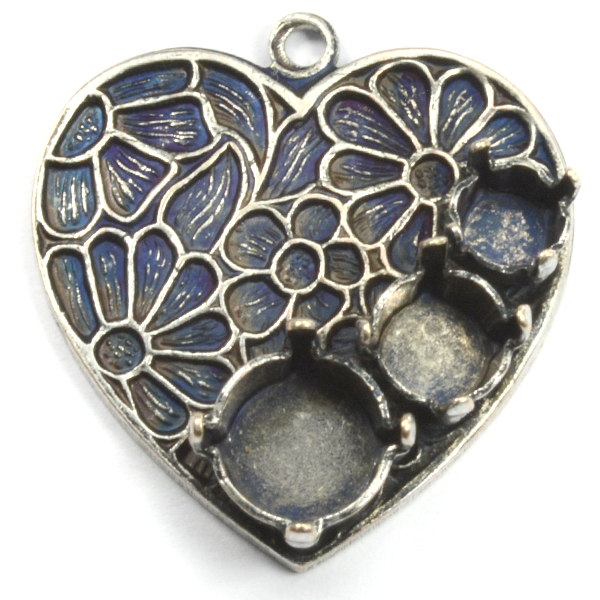 Decorated Heart pendant base with 24ss/29ss and 39ss