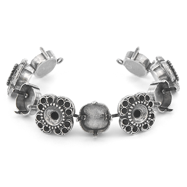 14pp, 39ss, 12x12mm Square Bracelet base with Flowers