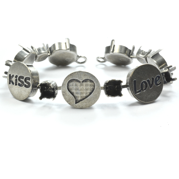 29ss and 12-12mm Bracelet base with Kiss /  Heart and Love meanining