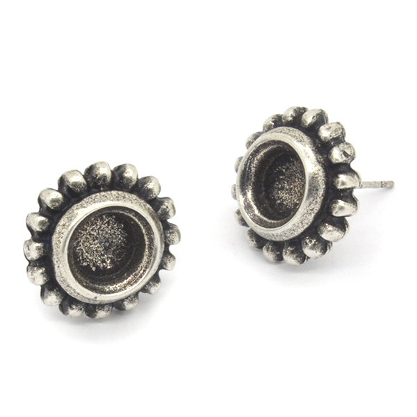 39ss Stud Earring settings decorated with dots