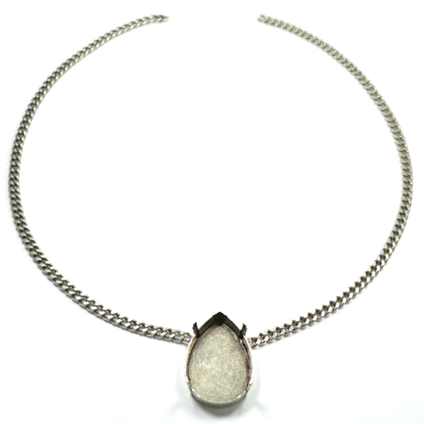 Flat Gourmet chain with 30-20mm pear shape pendant