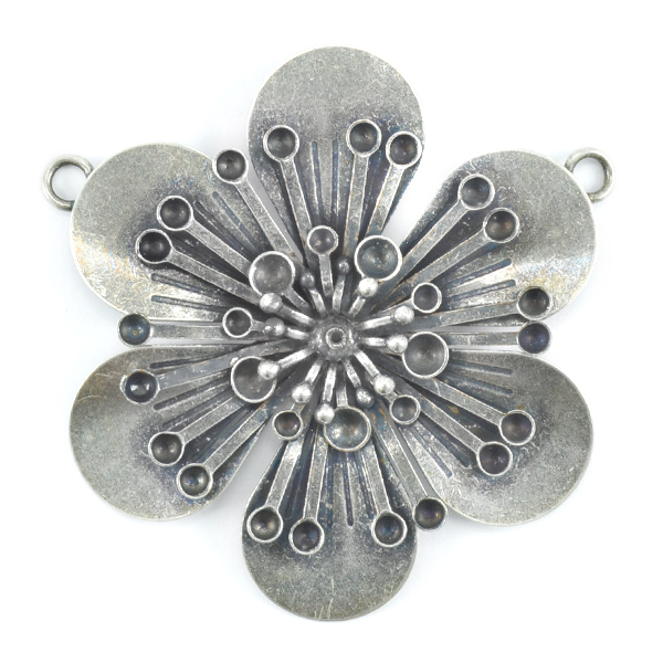 32pp and 18pp Flower pendant base with two side loops