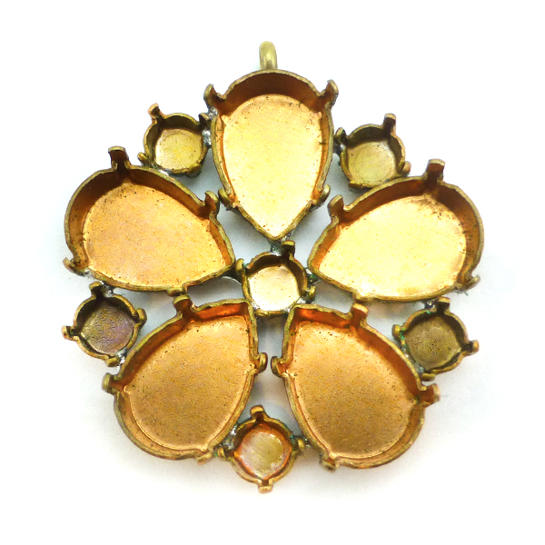 Flower pendant base with top loop