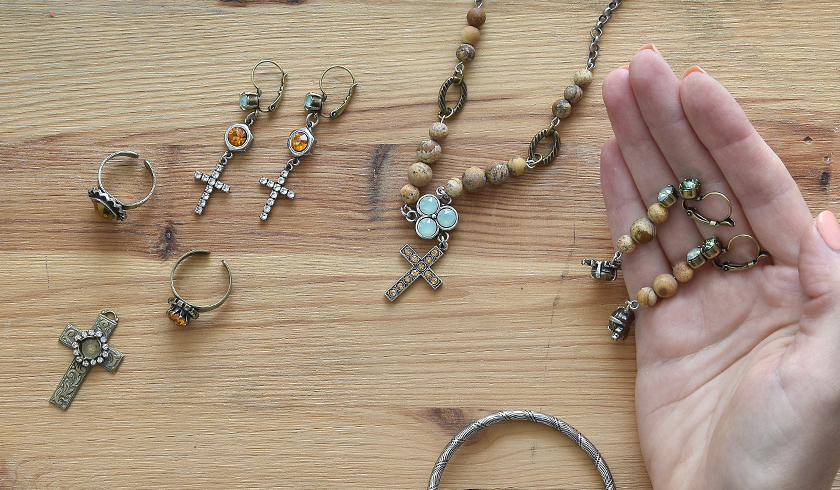 Creating casual jewelry with cross charms