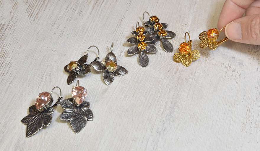 Celebrate the autumn season, with an earring leaf collection