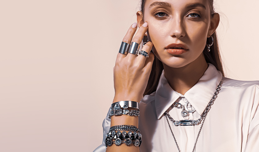 We all Chained with a metal. Styling ideas with chains 