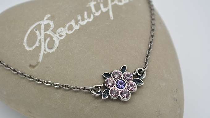 32pp Flower Necklace