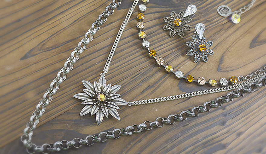 Casual flower jewelry set