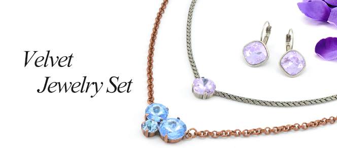 Velvet Jewelry Set