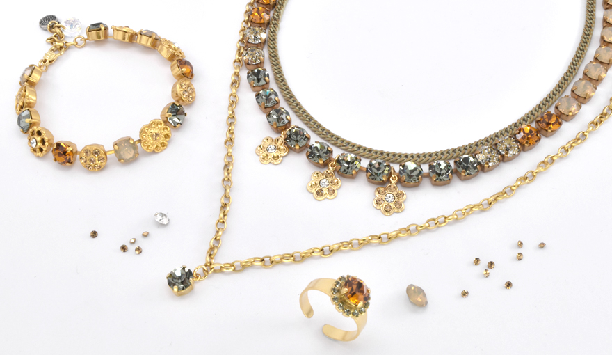 Golden flowers jewelry set inspiration
