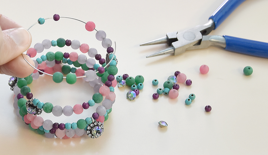 Beads & Swarovski crystal colorful bracelet tutorial
