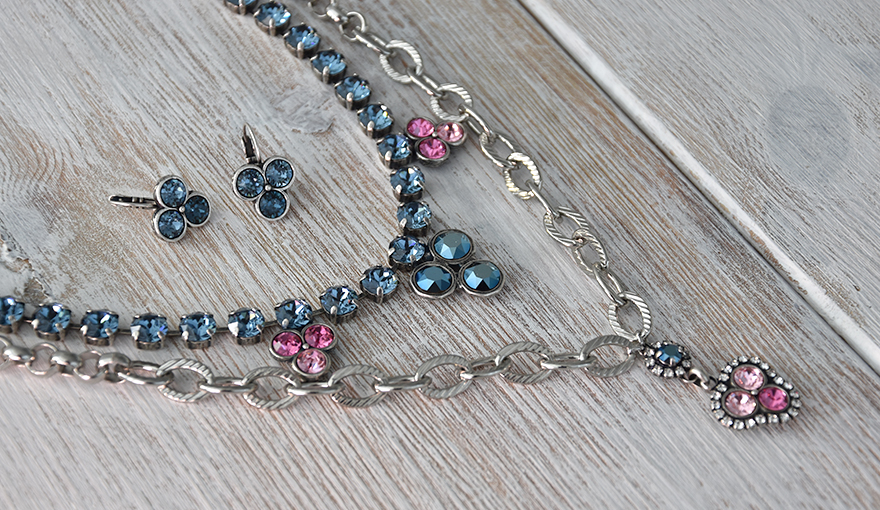 Ocean blue & flowery pink in the new triangle jewelry bases